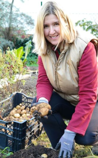 Doris Kampas bei der Ernte