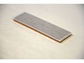 Kartonstreifen mit Florfliegenlarven